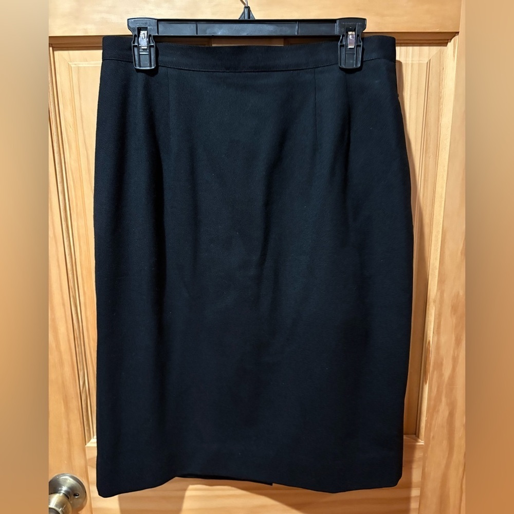 Talbots 100% worsted wool vintage pencil
Skirt Black